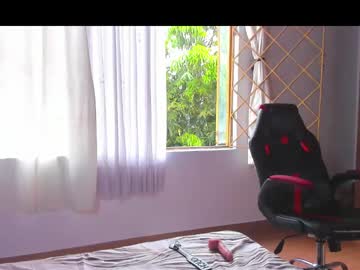See _alis21_ online Now @ fap.tw