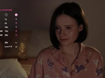 See _female_essence_ online Now @ fap.tw