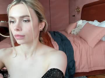 See _hidden_gem_ online Now @ fap.tw