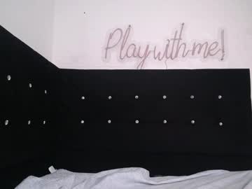 See _miaaleon online Now @ fap.tw