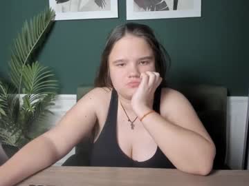 See Adelecruzz online Now @ fap.tw