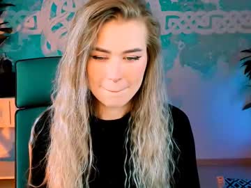 See Adelloys online Now @ fap.tw
