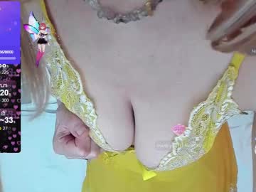 See Agatafox online Now @ fap.tw