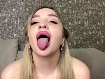 See Albertinadez online Now @ fap.tw