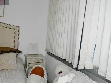 See Alessia_se online Now @ fap.tw