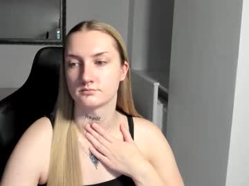 See Alexafragile online Now @ fap.tw