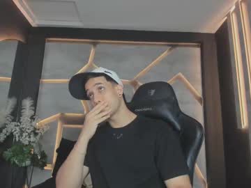 See Alexgiraldo_ online Now @ fap.tw