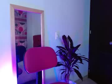 See Alissesallie_ online Now @ fap.tw