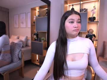 See Alyvibes online Now @ fap.tw
