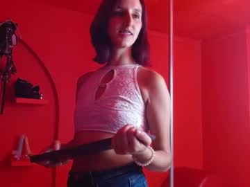 See Ambar_roux1 online Now @ fap.tw