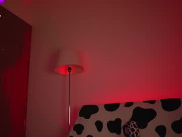 See Ambermiller04 online Now @ fap.tw