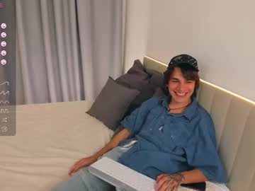 See Andrew_clar online Now @ fap.tw