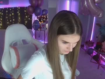 See Ann_woood online Now @ fap.tw