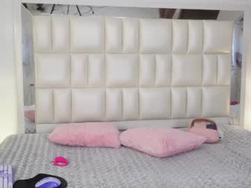 See Aradia_01 online Now @ fap.tw