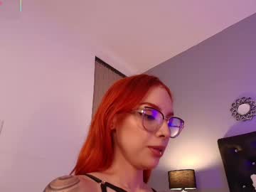 See Arannamartinez online Now @ fap.tw