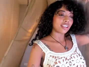 See Ariella_ruiz online Now @ fap.tw