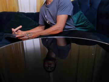 See Aron_pulse online Now @ fap.tw