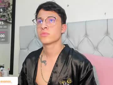 See Axel_evanss online Now @ fap.tw