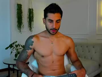 See Axel_joness online Now @ fap.tw