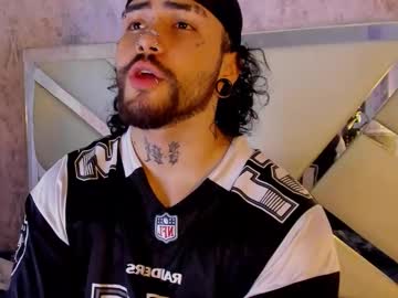 See Benny_and_mark online Now @ fap.tw