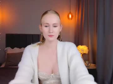 See Blondiemermaid online Now @ fap.tw
