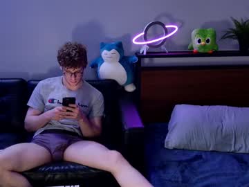 See Blueeyedtallguy online Now @ fap.tw