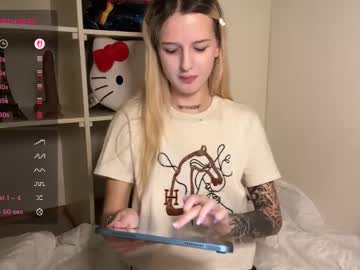 See Blushandburn online Now @ fap.tw