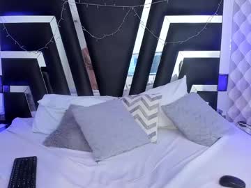 See Caroo_gomeez online Now @ fap.tw