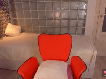 See Caseykissing online Now @ fap.tw