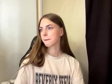 See Caylakimbro online Now @ fap.tw