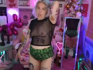 See Cherryb0mbb0mb online Now @ fap.tw