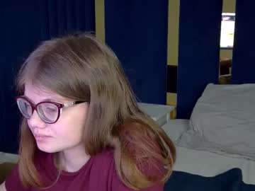 See Chloehalses online Now @ fap.tw