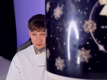 See Chris_tyson online Now @ fap.tw