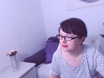 See Christarose online Now @ fap.tw