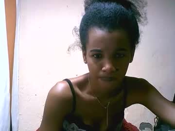 See Claudiannah online Now @ fap.tw