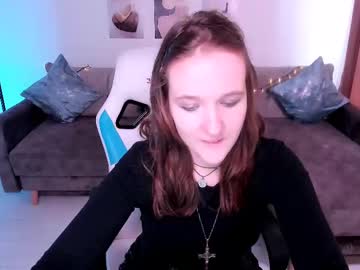 See Clover_red online Now @ fap.tw