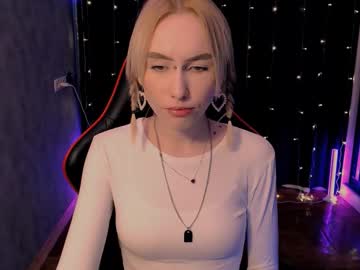 See Crybambi online Now @ fap.tw