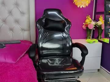 See Crystal_rosse__ online Now @ fap.tw