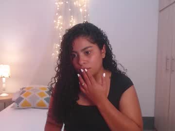 See Curly_sophia online Now @ fap.tw