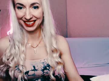 See Cute_smile_shy online Now @ fap.tw