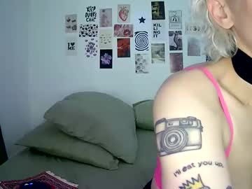 See Cutefemme online Now @ fap.tw