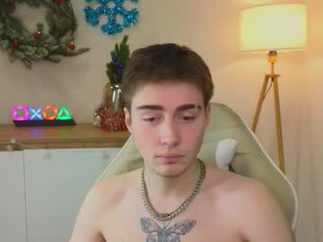 See D3s_dn online Now @ fap.tw