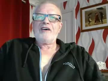 See Daddiescockforyou online Now @ fap.tw