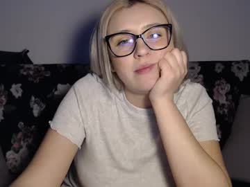 See Dalyana22 online Now @ fap.tw