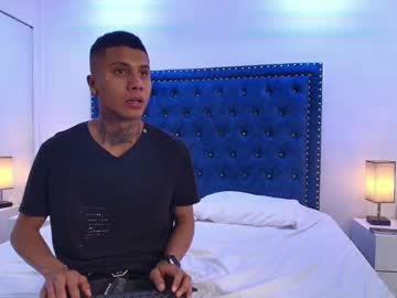 See Damian_and_roxanne online Now @ fap.tw