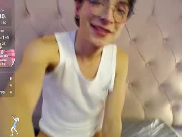 See Damiian21_ online Now @ fap.tw