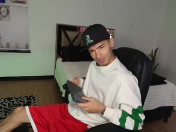 See Damon_333 online Now @ fap.tw