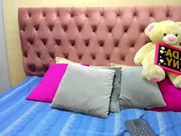 See Daniibelluci online Now @ fap.tw