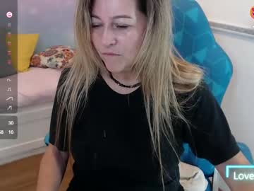 See Danna_wester online Now @ fap.tw
