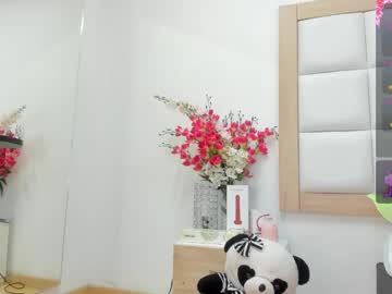 See Dannaaduran online Now @ fap.tw